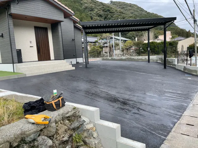 アスファルト舗装の新設、補修、やり変えサービスの画像