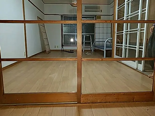 ガラス、網戸、サッシ三点セット！高圧洗浄で綺麗な景色はいかがですか！サービスの画像