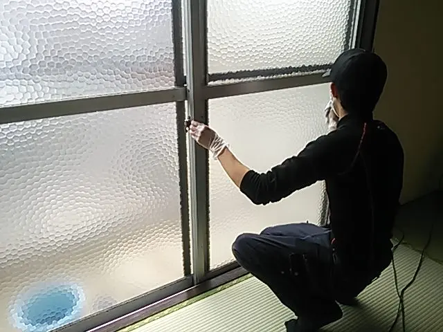 ガラス、網戸、サッシ三点セット！高圧洗浄で綺麗な景色はいかがですか！サービスの画像