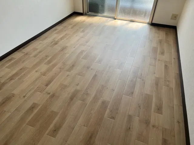 引越し前の現状回復　ペットの引っ掻き傷などの補修　内装工事全対応サービスの画像