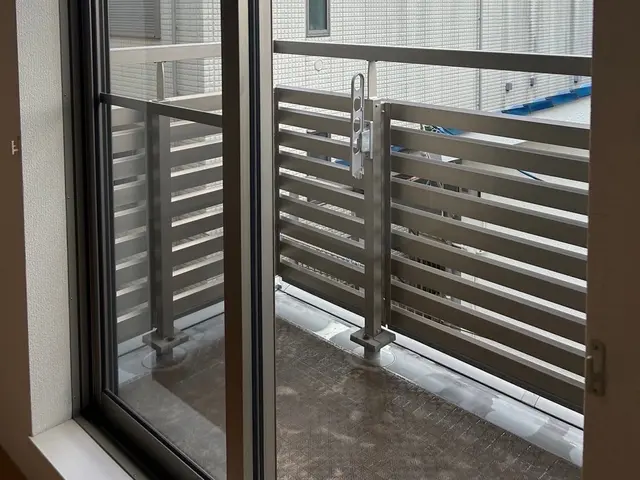 高圧洗浄で排水口までスッキリ綺麗に◎窓とサッシ下の洗い無料！女性スタッフ可能サービスの画像