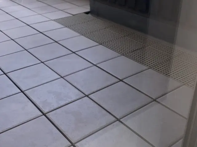 高圧洗浄で排水口までスッキリ綺麗に◎窓とサッシ下の洗い無料！女性スタッフ可能サービスの画像