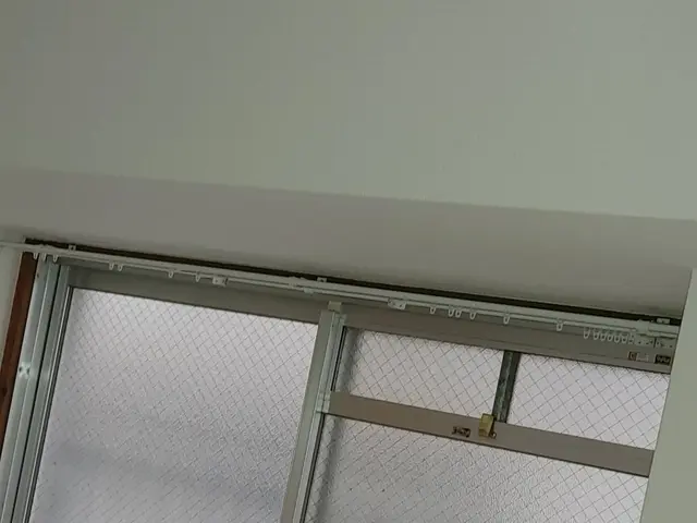 女性スタッフ同行OK！レール取付工事。レールのご購入は別途御見積となります。サービスの画像