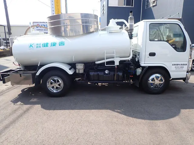 【熊本市】（株）健康舎グリストラップ清掃3ｔ・4ｔ・10ｔ車を揃えております。サービスの画像