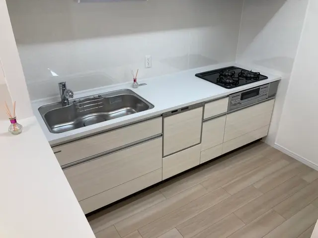 頑固な油汚れも水垢もしっかり除去♪シンクをピカピカ仕上げの研磨無料施行中！サービスの画像