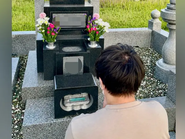 【心結び】お墓参り・清掃代行（お花・お線香込み/丁寧対応）サービスの画像