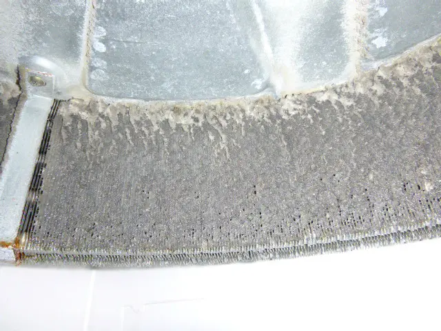 経験年数27年・壁掛から空調機まで対応！！エアコンクリーニング協会会員の当店へ！サービスの画像