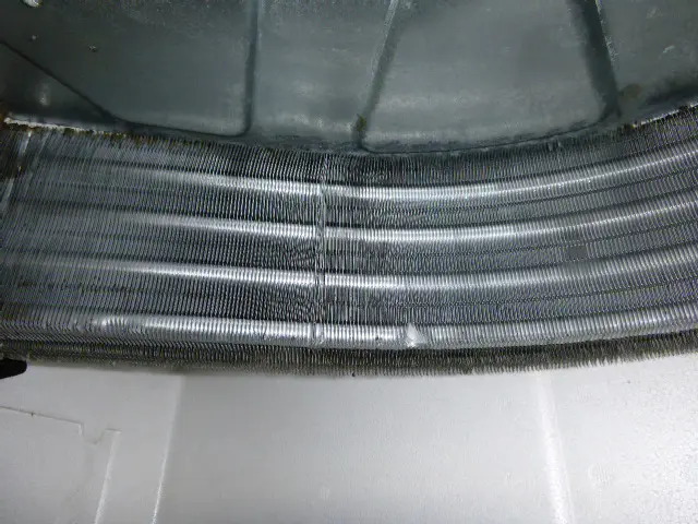 経験年数27年・壁掛から空調機まで対応！！エアコンクリーニング協会会員の当店へ！サービスの画像