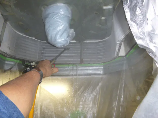 経験年数27年・壁掛から空調機まで対応！！エアコンクリーニング協会会員の当店へ！サービスの画像