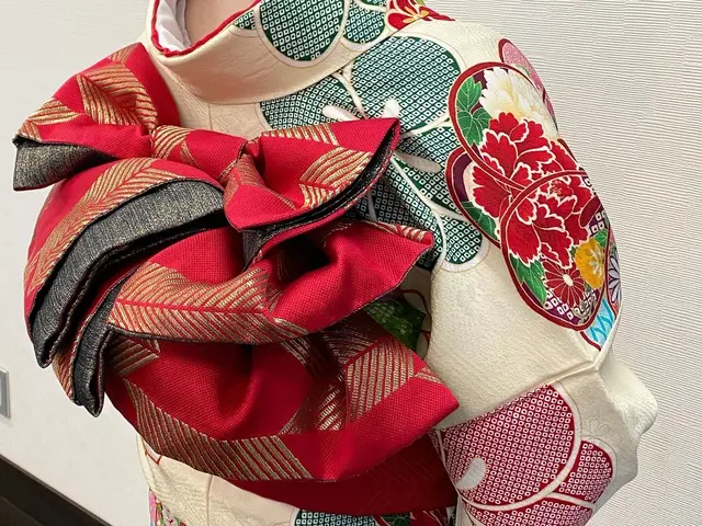 20年以上の経験で、理想の装いを叶える着付けの匠 ヘアセット込み♪