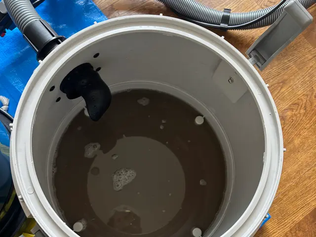 13年のプロがリンサーで徹底洗浄！諦めていたソファーの汚れ・ニオイをリセットサービスの画像