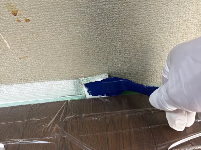 深呼吸したくなる部屋　今は貼り替えの時代じゃない　空気触媒塗料による壁紙塗り替えサービスの画像