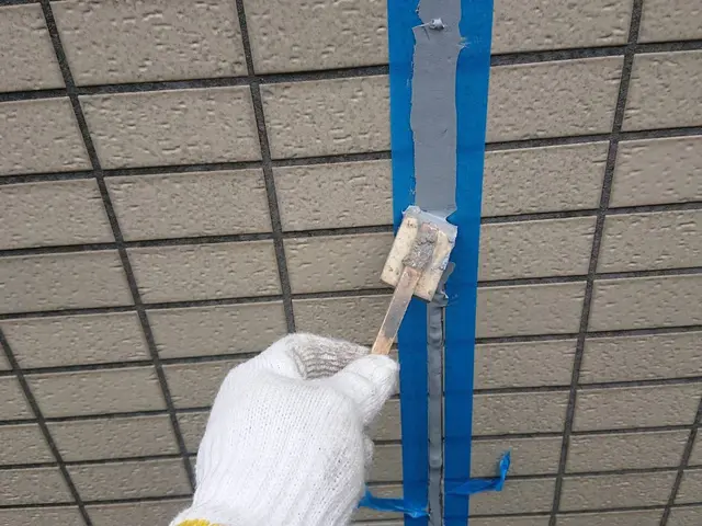 作業外注一切なし◎ロープ作業で雨漏り止水工事コーキングサービスの画像