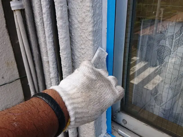 作業外注一切なし◎ロープ作業で雨漏り止水工事コーキングサービスの画像