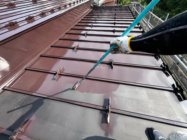 冬を越していたんだ屋根をリフレッシュ！！屋根塗装！！サービスの画像