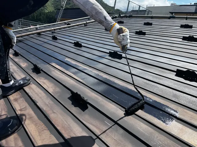 冬を越していたんだ屋根をリフレッシュ！！屋根塗装！！サービスの画像