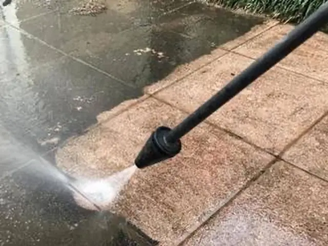 【薬剤なし！お子様やペットも安心】新築の白さを取り戻しませんか？サービスの画像