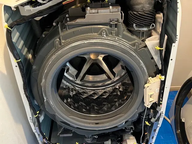 業界3年・作業実績200件以上！ドラム式洗濯機洗浄専門店サービスの画像