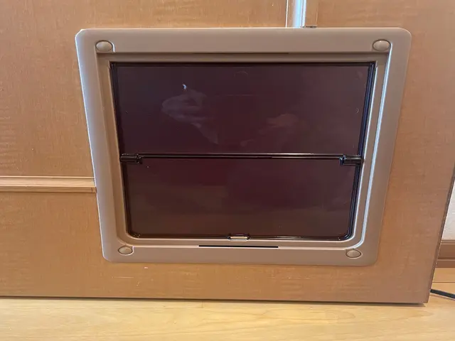 ペットドア　取り付けいたします・東京・千葉・神奈川・埼玉・茨城サービスの画像