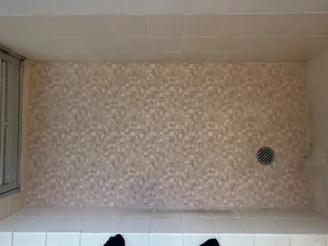 滑りにくい冷たくない床へ！お風呂を丸ごと変えなくても短時間で低価格で工事可能ですサービスの画像