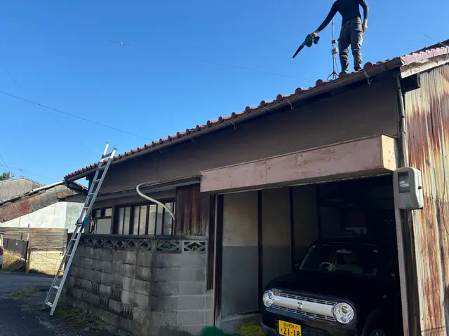 プロの技術でご満足いただける様に心を込めて作業し、あなたのおうちを守ります♪サービスの画像