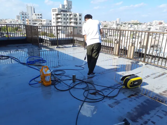 ベランダ、バルコニー階段等何でもご相談下さい。損害保険加入店！サービスの画像