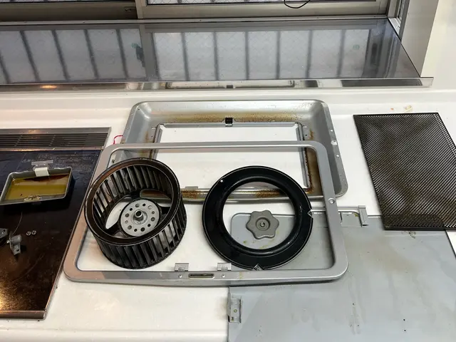 【単品でご注文するよりお得！】キッチン・換気扇クリーニングセットプランサービスの画像