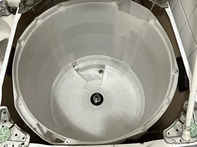 洗浄によりカビや埃を徹底的に除去いたします。洗濯パン・排水口もお任せください！サービスの画像