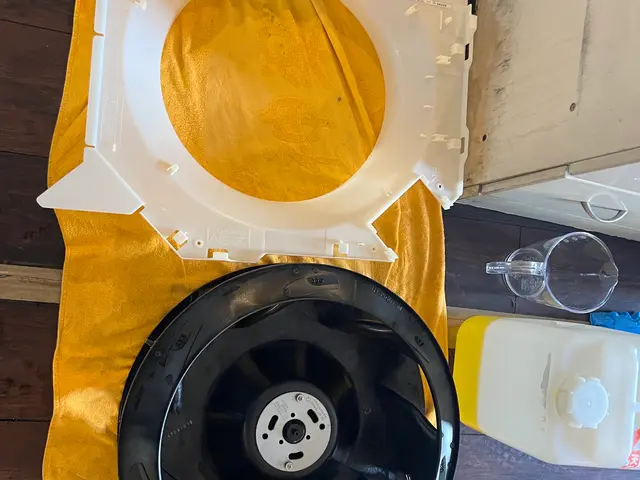 プロに任せてスッキリ快適！エアコンクリーニング士が作業します！サービスの画像