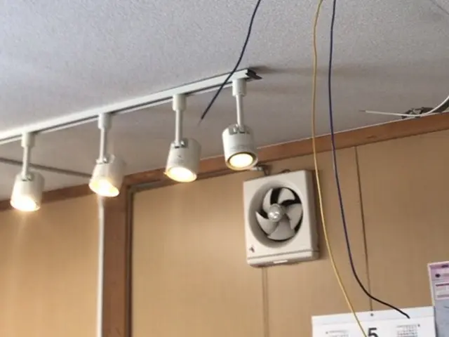 浴室照明の交換サービスの画像