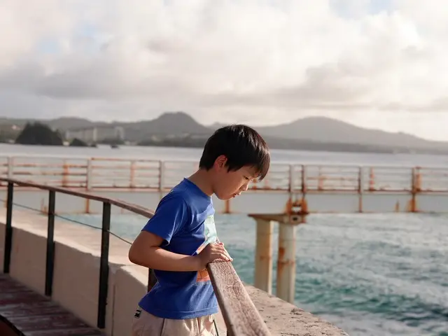 【開店記念】最高画質×女性同行。人・家・街を美しく撮るプロフィール撮影