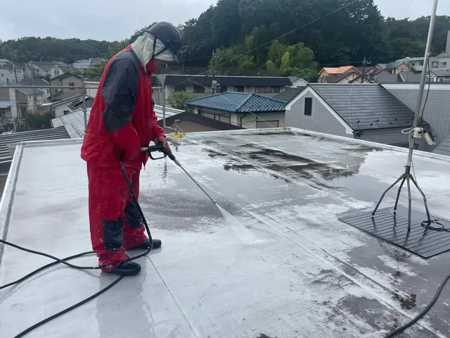 陸屋根、バルコニー、玄関土間、高圧水洗浄サービスの画像