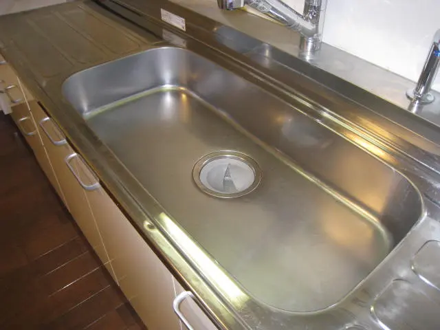 床面WAX塗布まで丁寧に作業します！サービスの画像