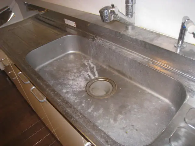 床面WAX塗布まで丁寧に作業します！サービスの画像