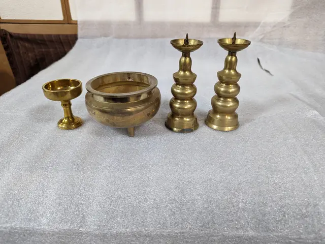 あらゆる仏壇や仏具のクリーニングをさせて頂きます。見違えるほど綺麗になります。サービスの画像