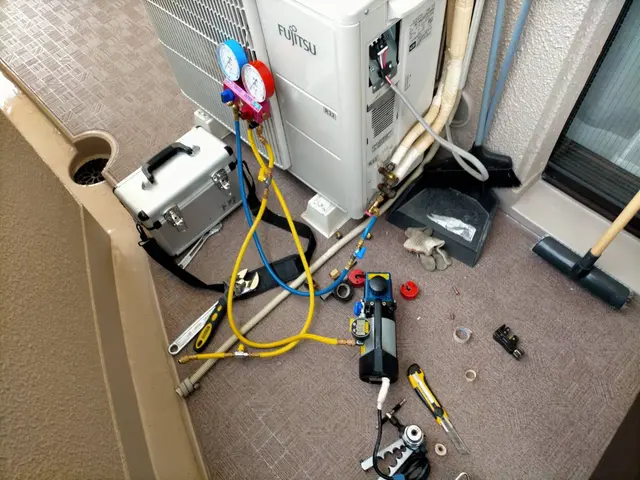 トラブル解消！冷えが悪くなったエアコンの修復作業！即日対応！（点検費用込み）サービスの画像