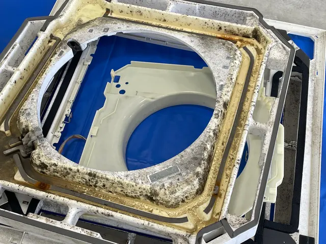 エアコンクリーニング埋め込みタイプ天井吊り下げタイプサービスの画像