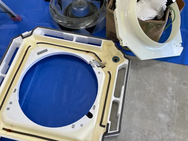 エアコンクリーニング埋め込みタイプ天井吊り下げタイプサービスの画像