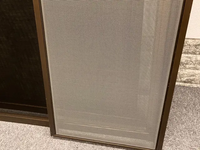 専門店による丁寧な仕上がり！持ち帰り作業！枠の洗浄します！押さえゴム交換代込み！サービスの画像