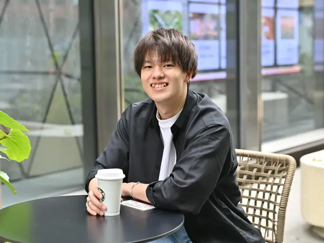 恋活・婚活のプロフィール撮影2800件以上の実績！自然な笑顔を撮影いたします