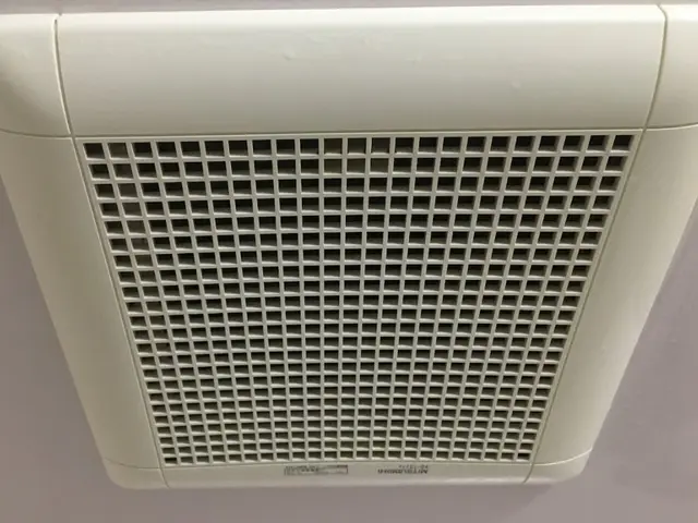 通常の換気扇から暖房付き換気扇への変更工事も可能です！サービスの画像