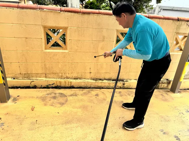 駐車場の高圧洗浄(50坪以内)サービスの画像