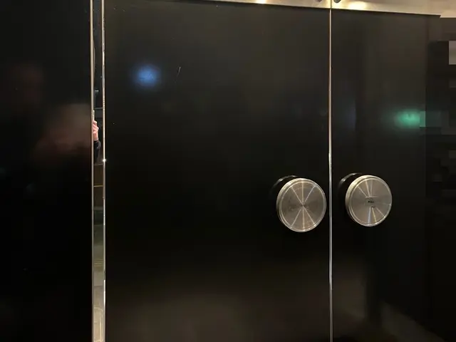 ♢﻿実績500以上♢﻿目隠し･断熱･遮熱･防犯･UV。フィルム剥がしも対応☆サービスの画像