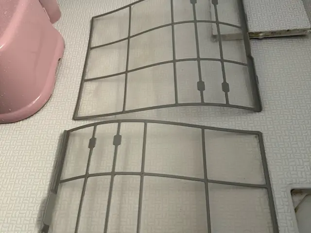 冷房の使い終わりや秋口はカビが繁殖するタイミングです。お早めのクリーニングを！サービスの画像