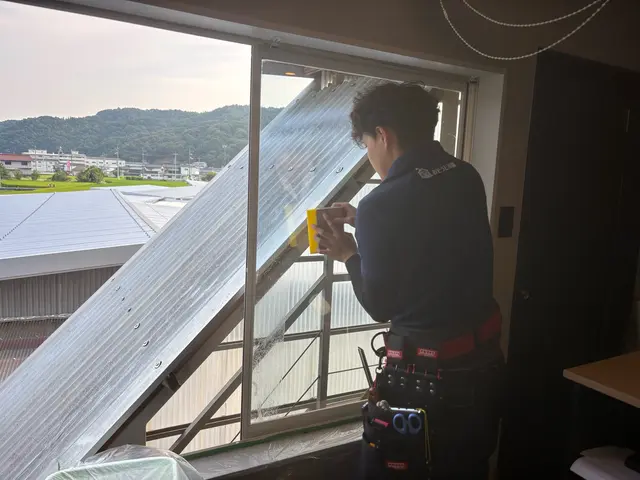 【1級フィルム施工技師】窓全体を清掃してからの施工◎損保加入◎女性スタッフ同行◎サービスの画像