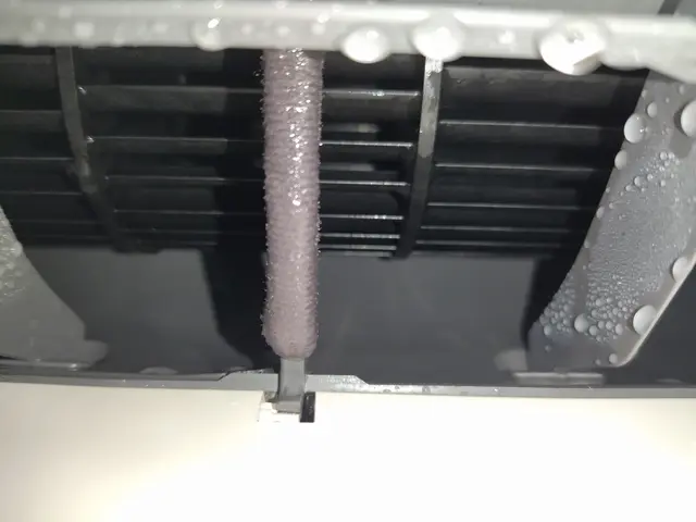 ✦エアコン洗浄専門店✦エアコン内の「カビ汚れ」「油汚れ」「カビ臭」を新品級に改善サービスの画像