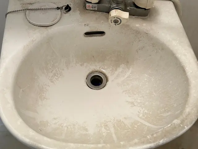 接客歴20年のプロが自社スタッフのみで安心施工！損害保険完備で確実な技術をお届けサービスの画像