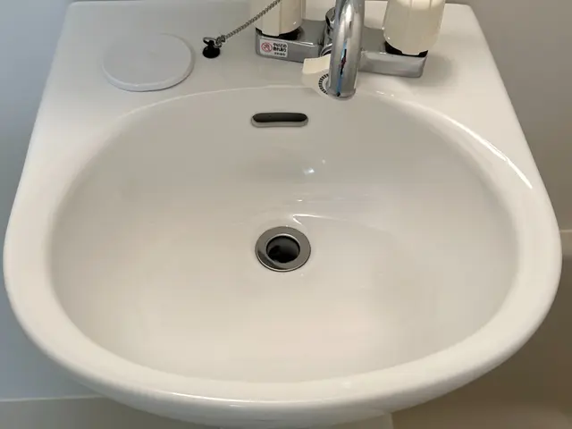 接客歴20年のプロが自社スタッフのみで安心施工！損害保険完備で確実な技術をお届けサービスの画像