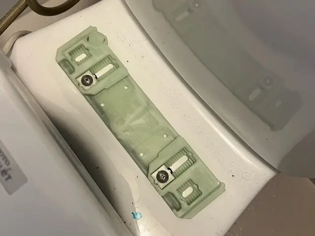 女性スタッフ同行！元通りの綺麗なトイレに！ぜひお声がけを！サービスの画像