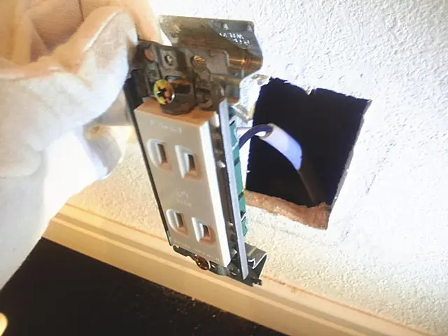 1995年～盗聴盗撮調査専業　無線のプロ　最上位無線国家資格者が徹底調査【近畿】サービスの画像